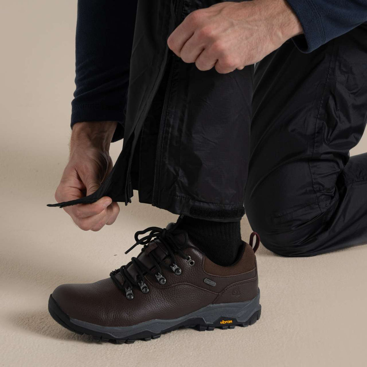 UNISEX EXPERT PACKABLE OVERTROUSER (SHORT)