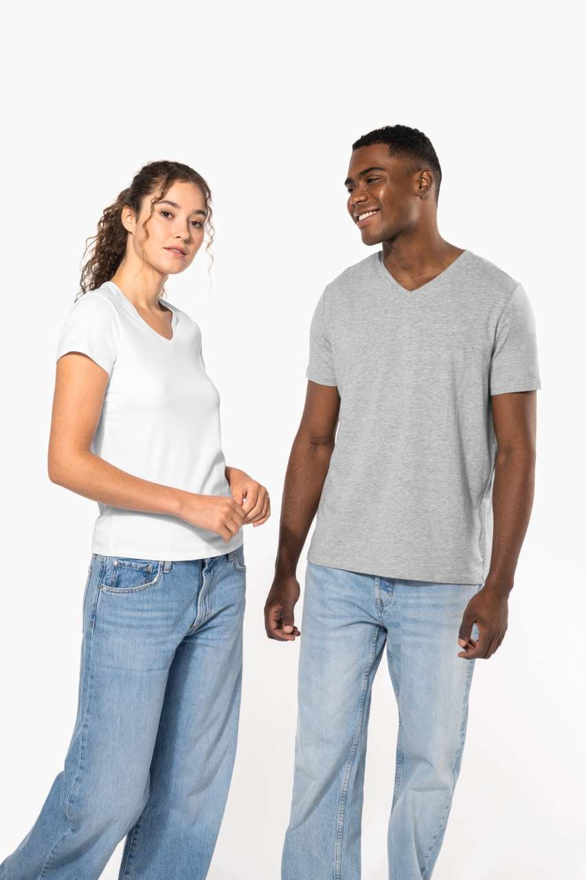 MEN'S SHORT-SLEEVED V-NECK T-SHIRT