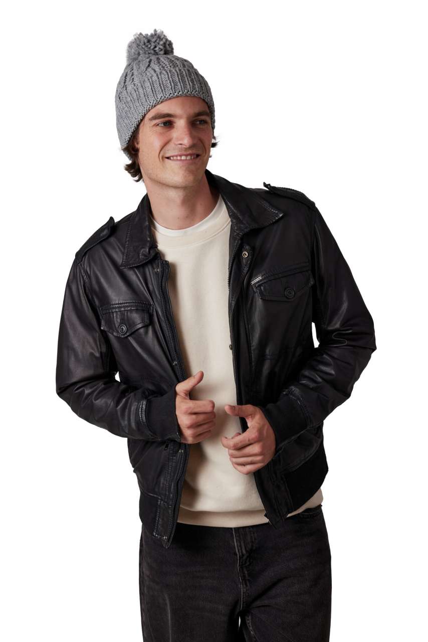 KNITTED BEANIE