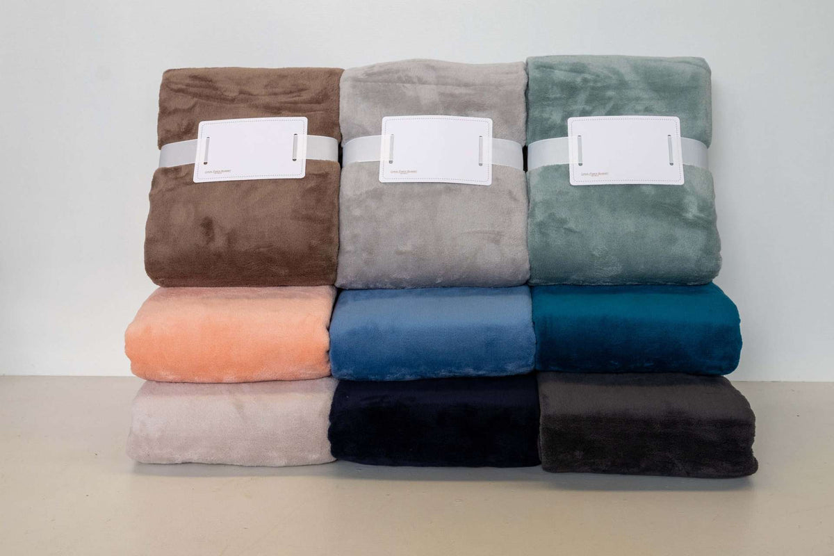 OLIMA CORAL FLEECE BLANKET