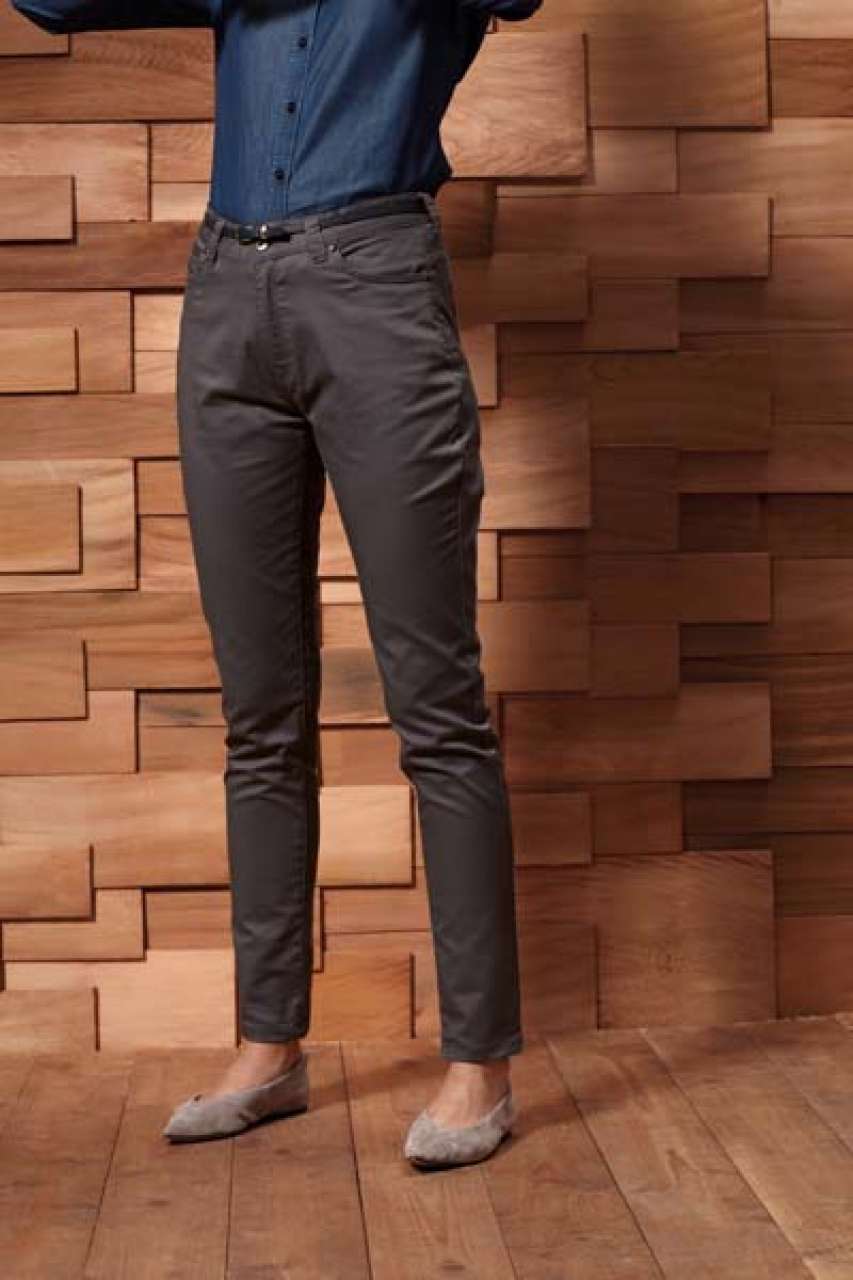LADIES' PERFORMANCE CHINO JEANS
